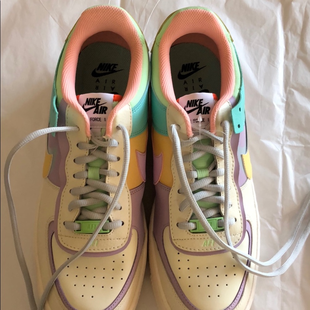 Brand new NIKE AIR FORCE 1